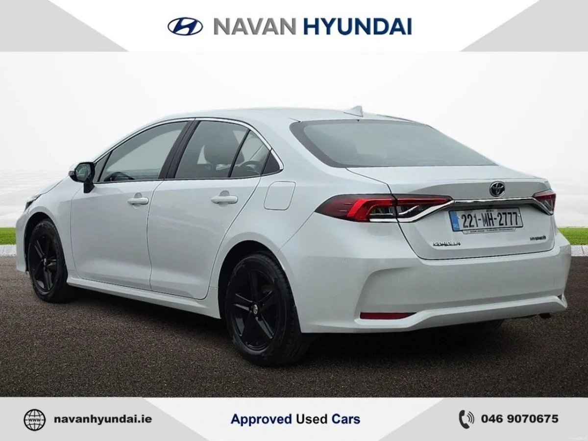 Toyota Corolla 1.8 Hybrid Luna Saloon *LOW RUNNING - Image 6