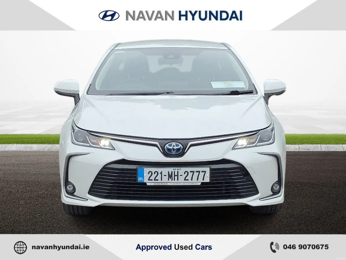 Toyota Corolla 1.8 Hybrid Luna Saloon *LOW RUNNING - Image 3