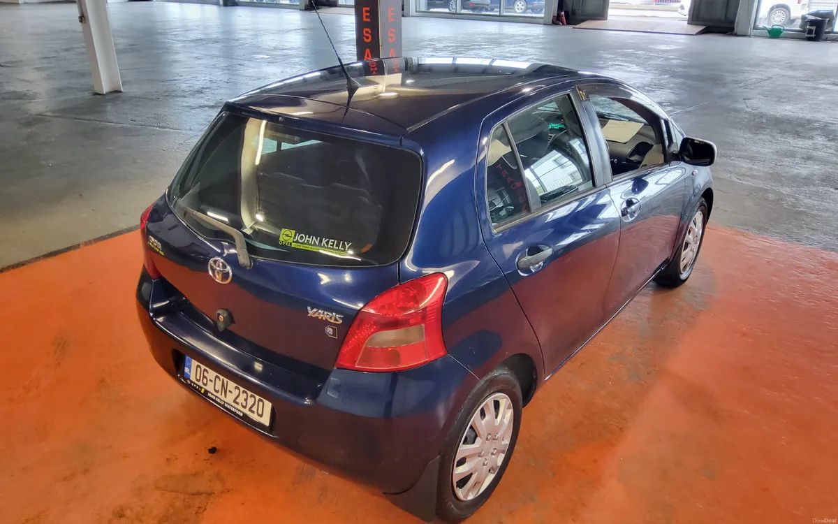 Toyota Yaris 2006 - Image 3