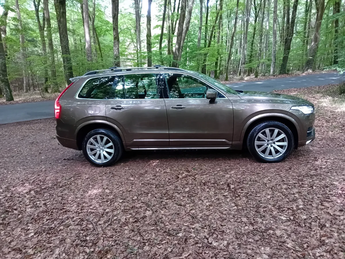 152 VOLVO  XC90, D5 AUTO 4X4 MOMENTUM SUV - Image 5