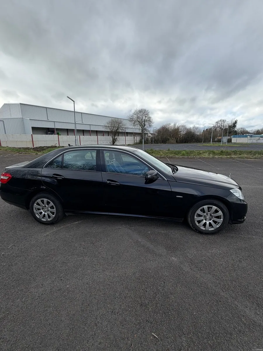 Mercedes E class 200 - Image 4