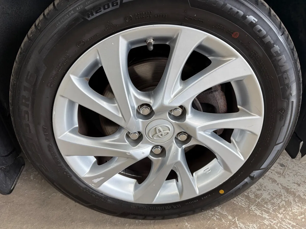 Toyota Auris 2016. 1.4D4D. LUNA - Image 3