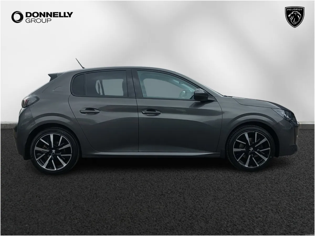 Peugeot 208 Hatchback Allure Premium - Image 3
