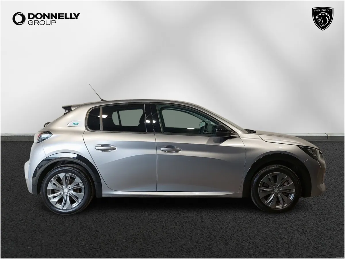 Peugeot 208 E- Electric Hatchback Allure Premium - Image 3