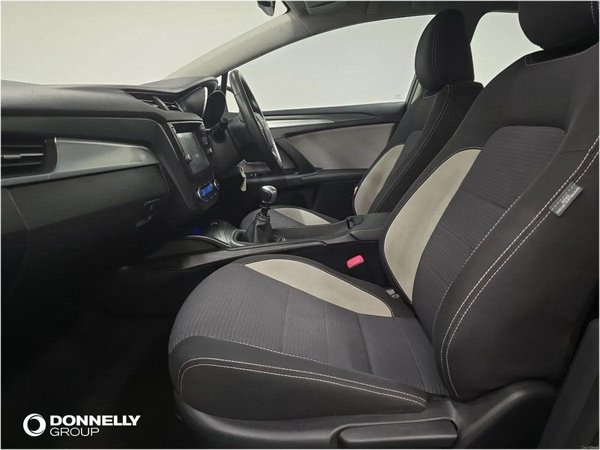 Toyota Avensis Diesel Saloon Business Edition - Image 4