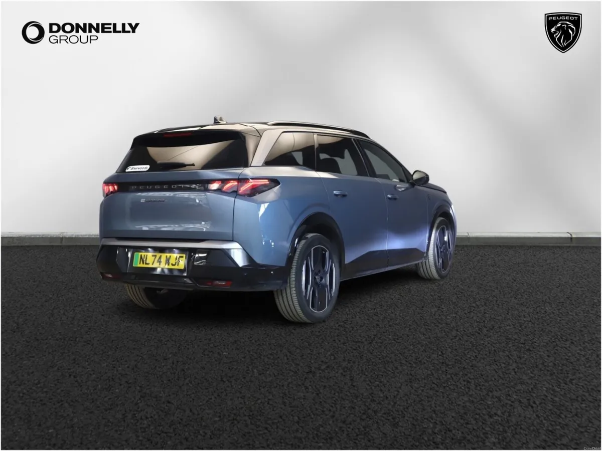 Peugeot 5008 E- Electric Estate GT - Image 2