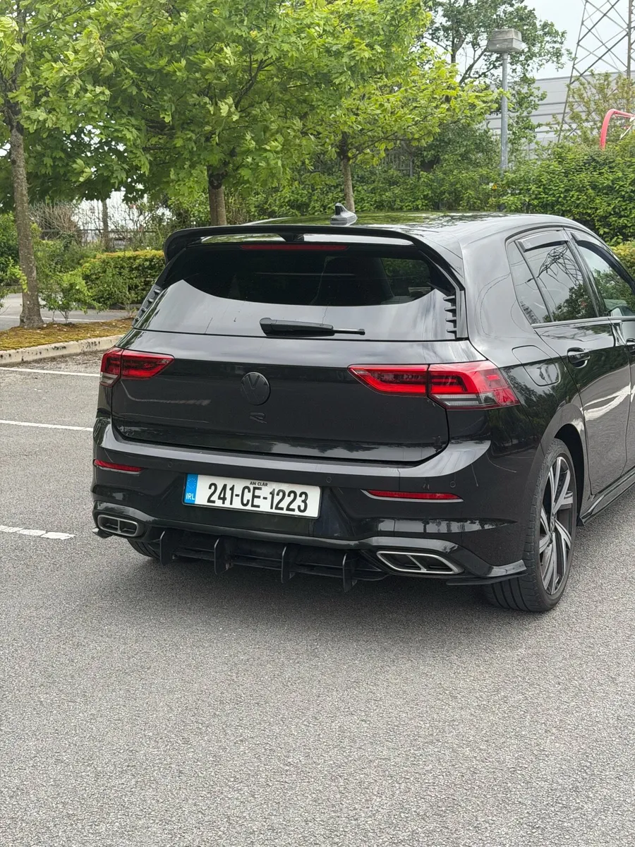 VW Golf R-Line 2024 - Image 3
