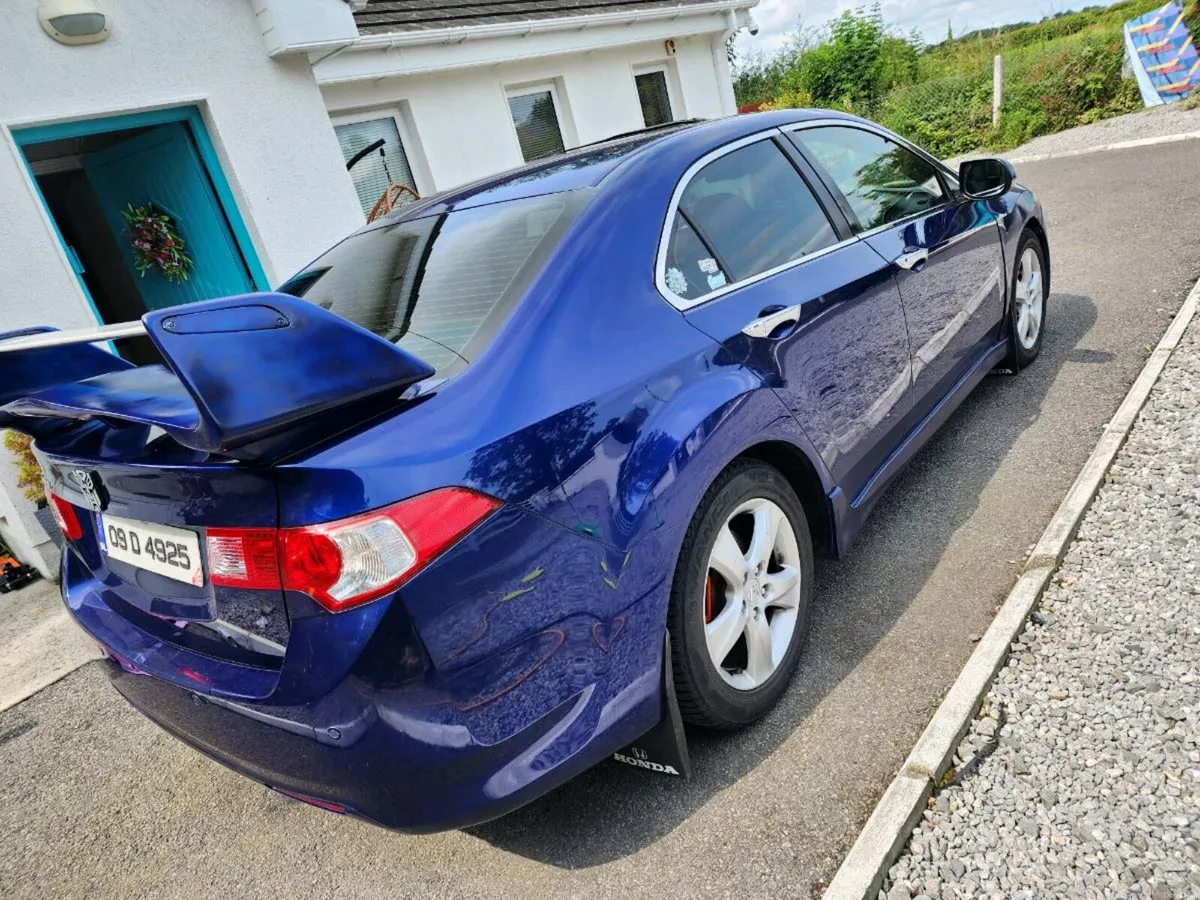 Car - Image 2