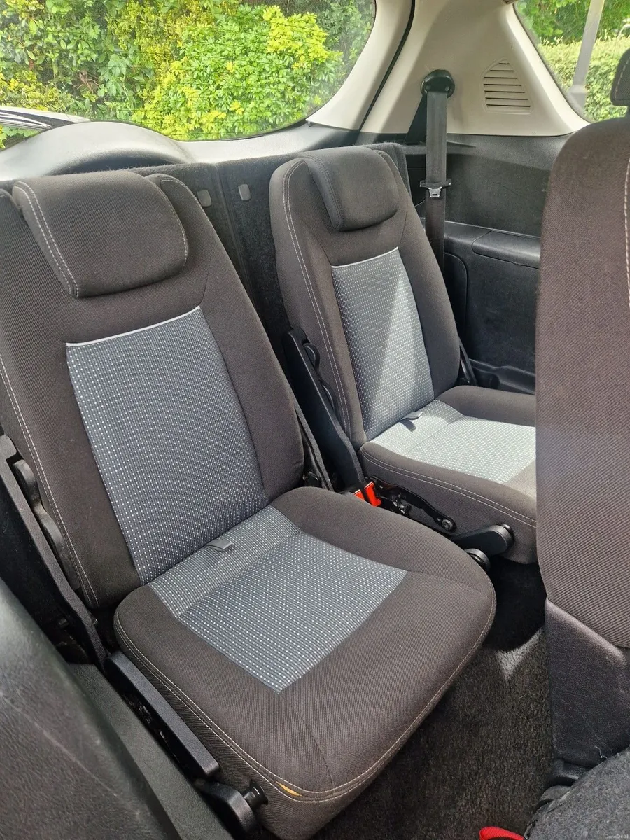 Ford S-Max 2012 - Image 2