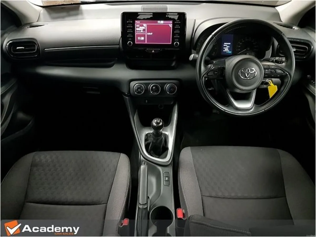 Toyota Yaris 1.0 Luna 4DR - Image 2