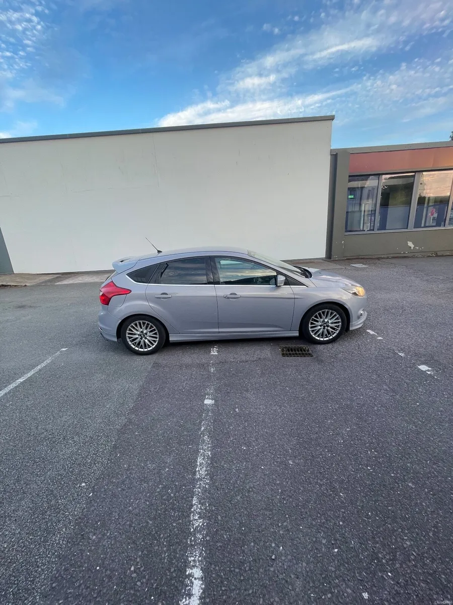 Ford Focus 2012 - Image 1