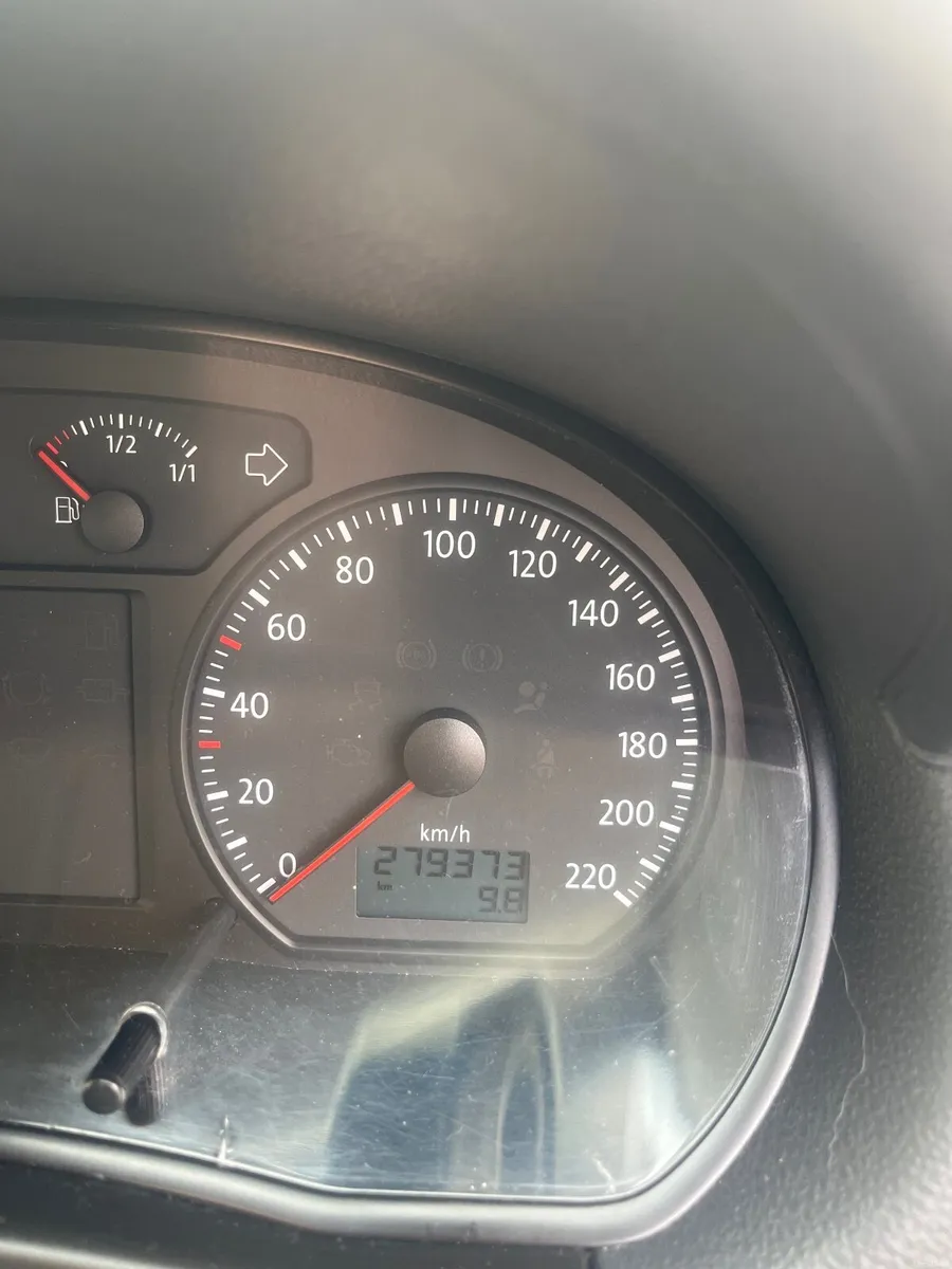 Volkswagen Polo 2008 ideal start car. - Image 4