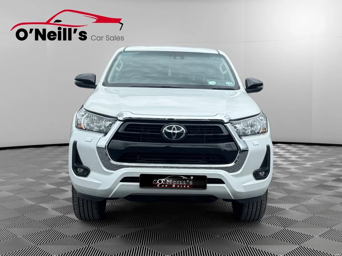 Toyota Hilux 2023 2.8 SR5 D/CAB AUTO 4DR #291 - Image 2