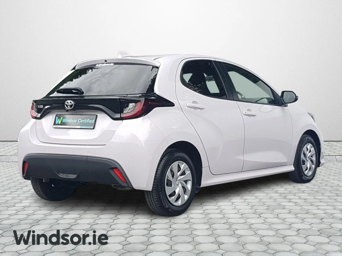 Toyota Yaris 1.5 Hybrid Automatic - Image 3