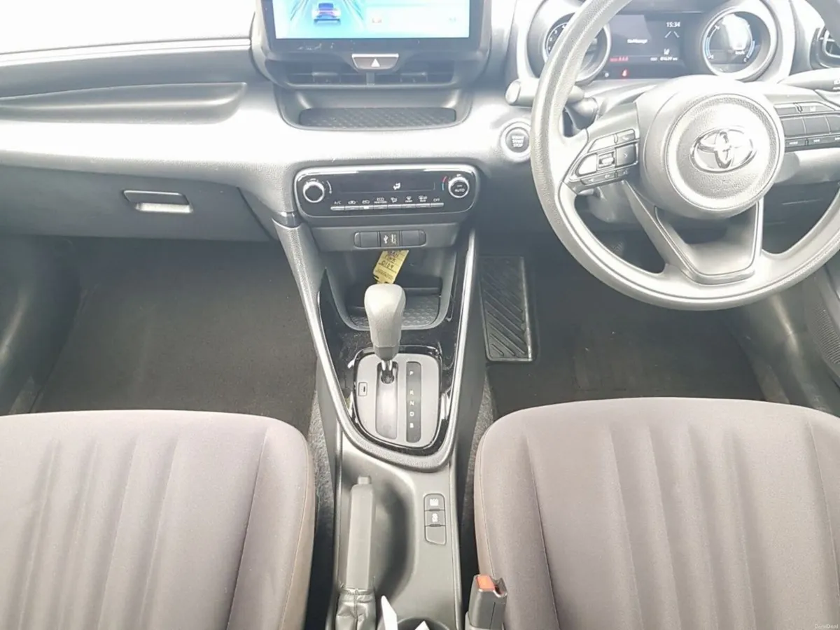 Toyota Yaris 1.5 Hybrid Automatic - Image 4