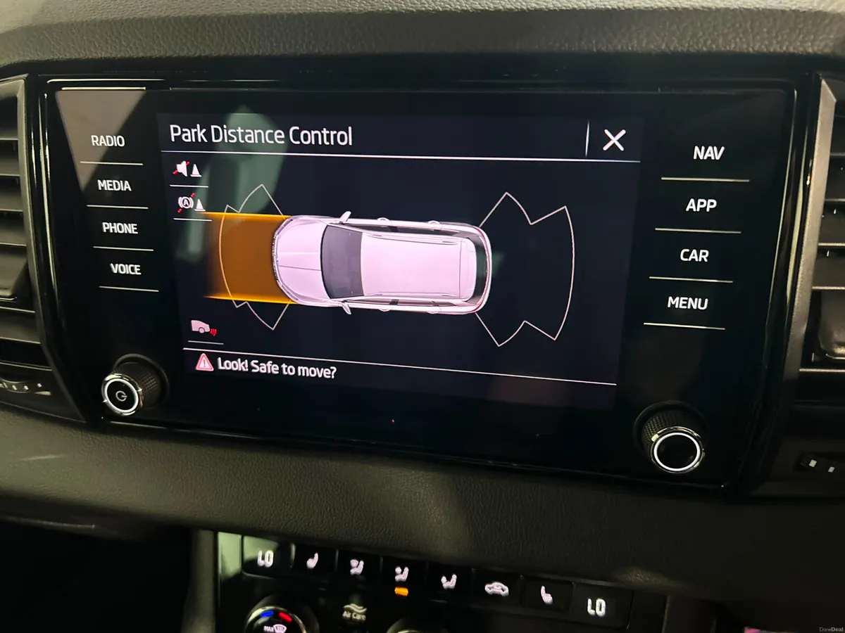 Skoda Karoq 2023 2.0 TDI FULL SPORTLINE EXTRAS - Image 3