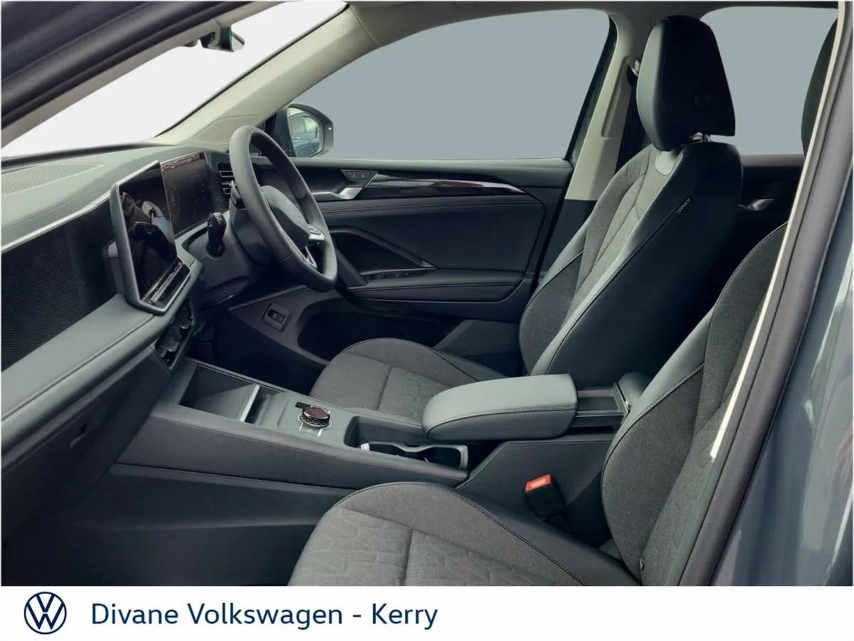 Volkswagen Tiguan PLUG IN HYBRID STYLE 1.5TSI PHEV - Image 4