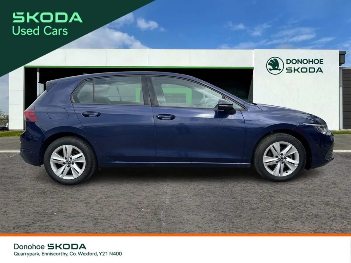 Volkswagen Golf 2.0 TDI 115HP Life - Image 4