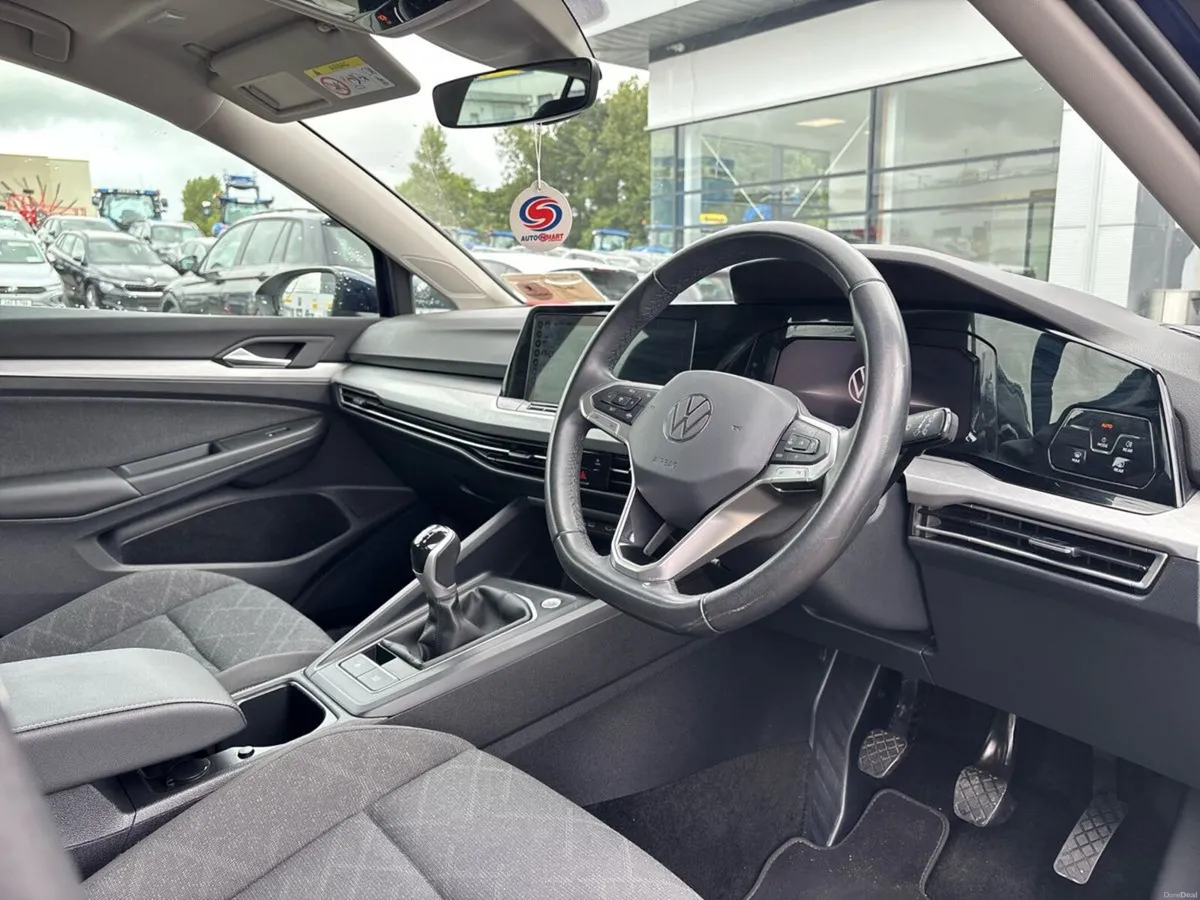 Volkswagen Golf 2.0 TDI 115HP Life - Image 6