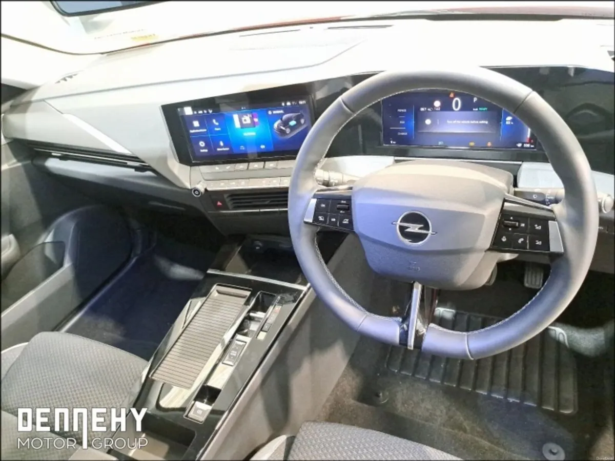 Opel Astra  Elegance EV 115KWh 155BHP - Image 6