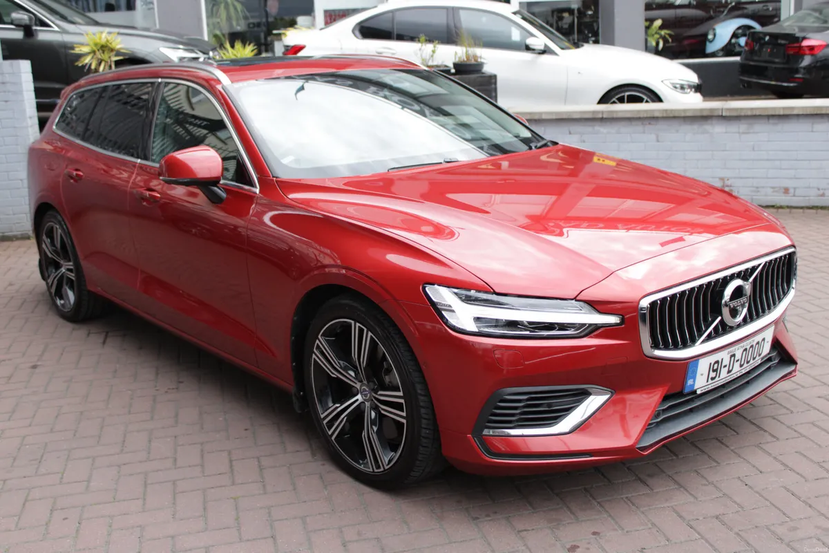 2019 VOLVO V60 T6 INSCRIPTION AWD PLUG-IN HYBRID - Image 2