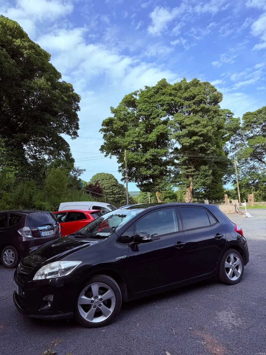 Toyota Auris Hybrid Automatic - Image 3