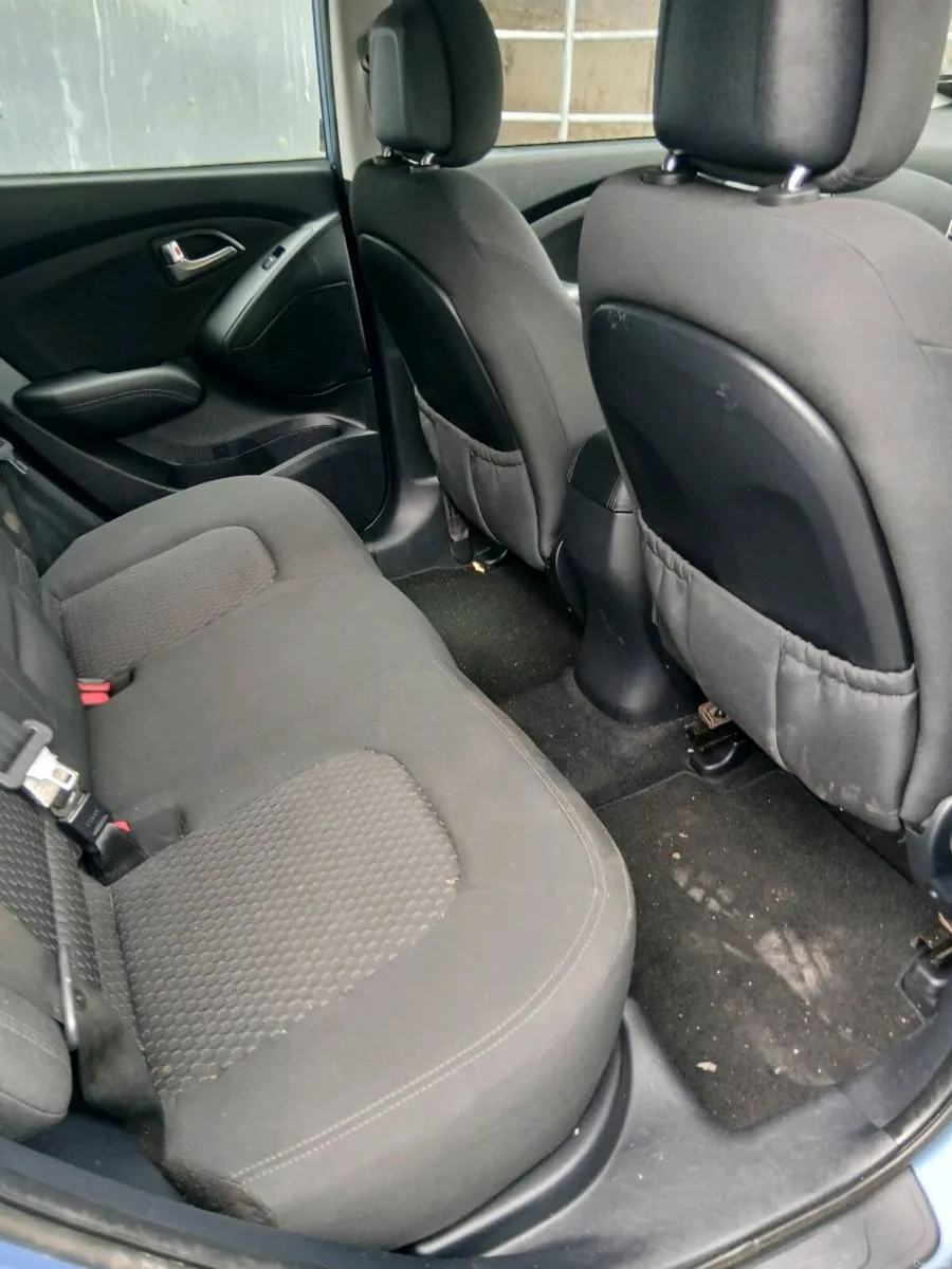 HYUNDAI ix35 - Image 4