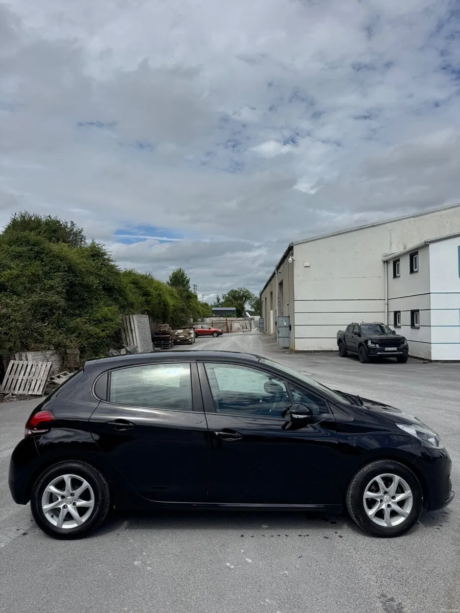 Peugeot 208 2016 - Image 4