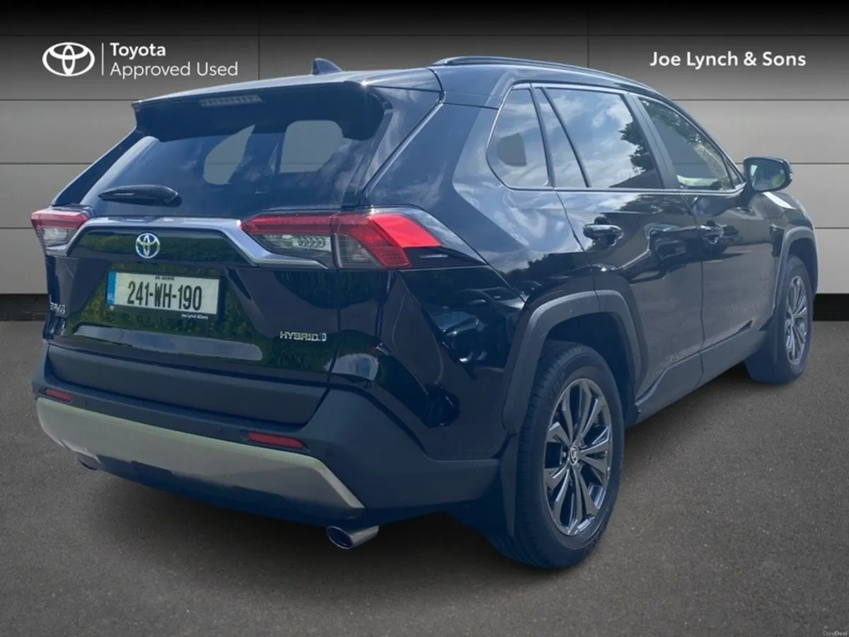 Toyota RAV4 RAV4 HYBRID PLATINUM FWD - Image 2