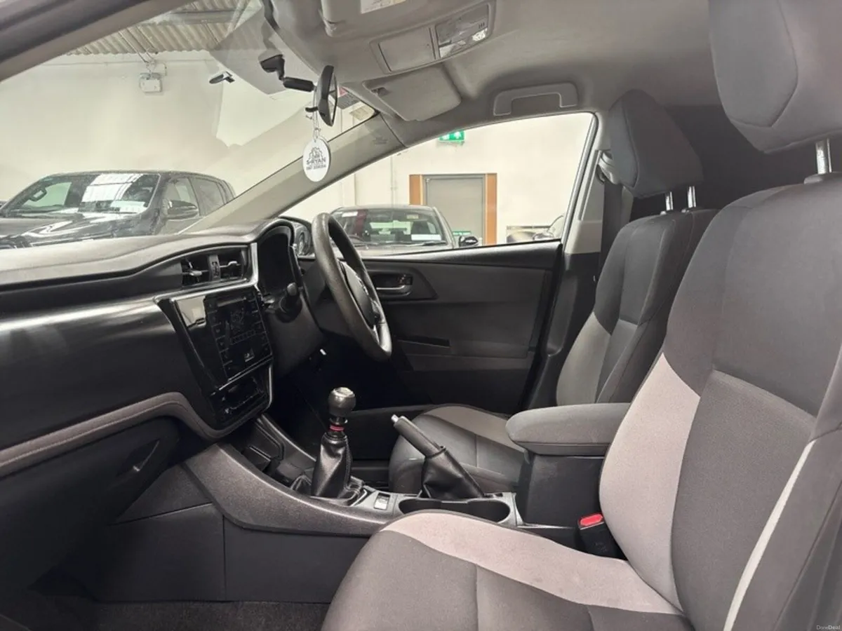 Toyota Auris 1.4 D4D TERRA - Image 6