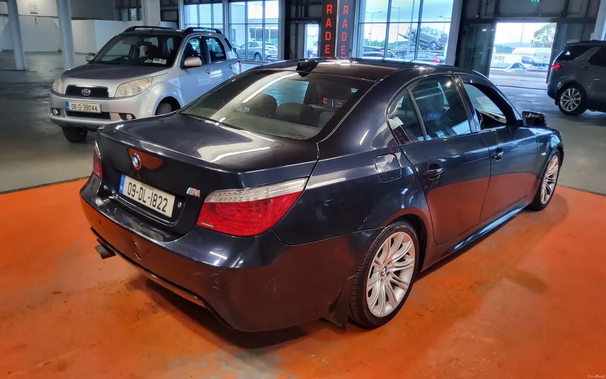 BMW 5-Series 2009 - Image 3