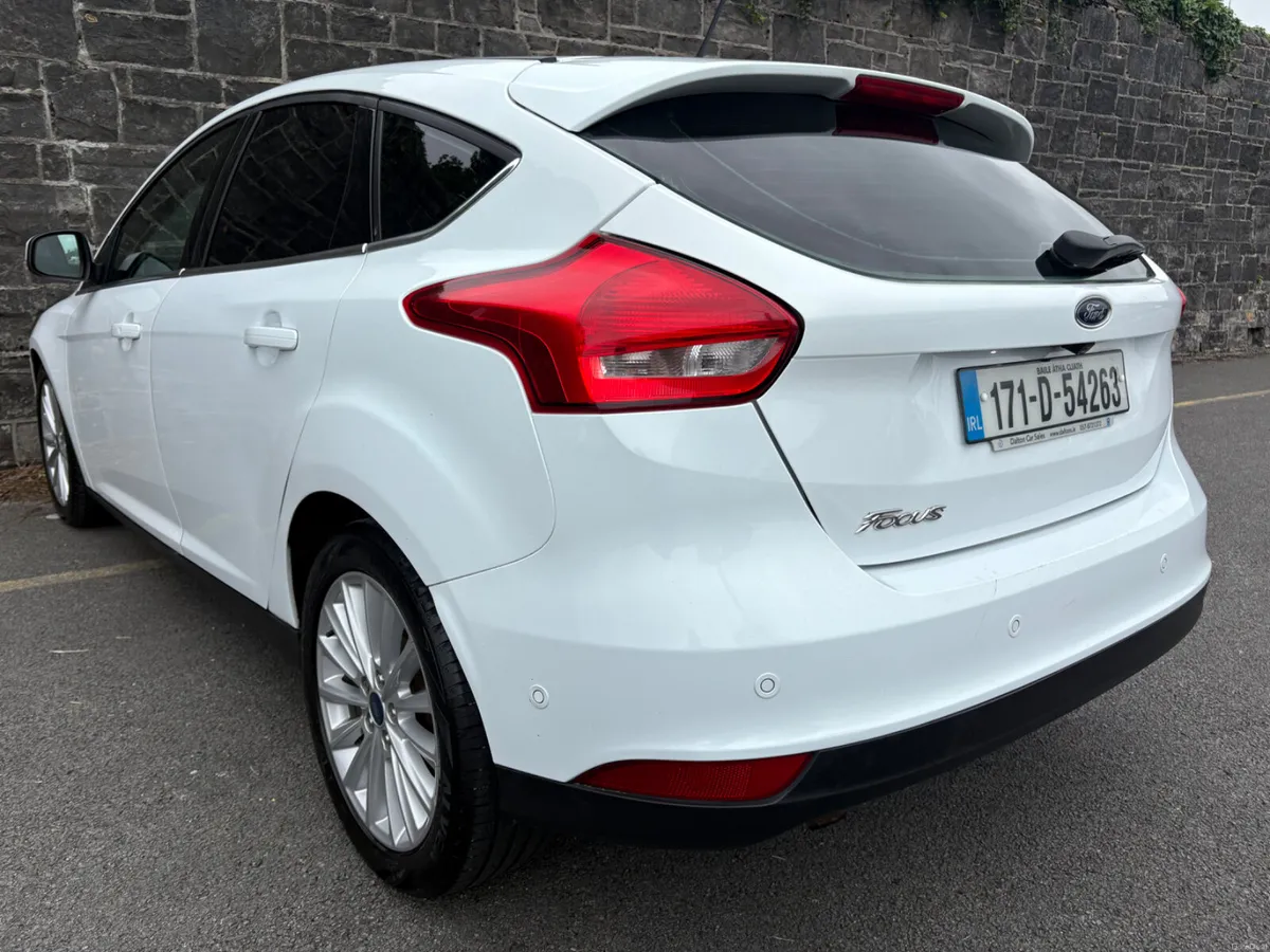 17 Ford Focus Titanium! AUTO! Trade ins+warranty👍 - Image 2