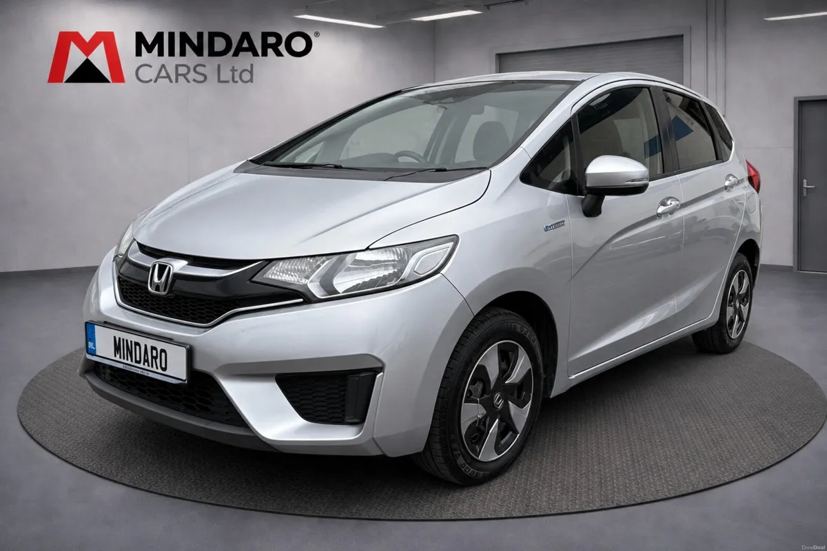 HONDA FIT//HYBRID//AUTOMATIC//EXCELLENT CAR - Image 6