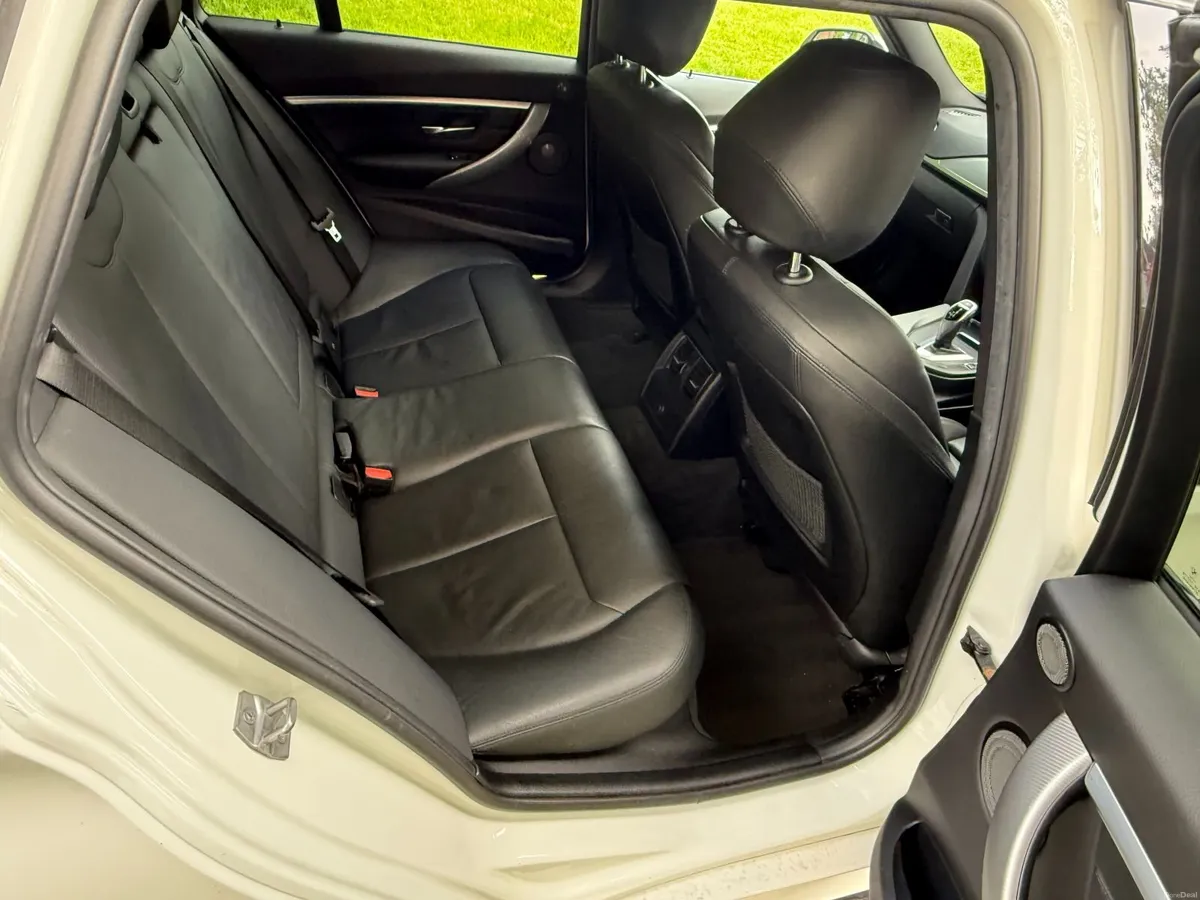 BMW 3-Series 2017 - Image 2
