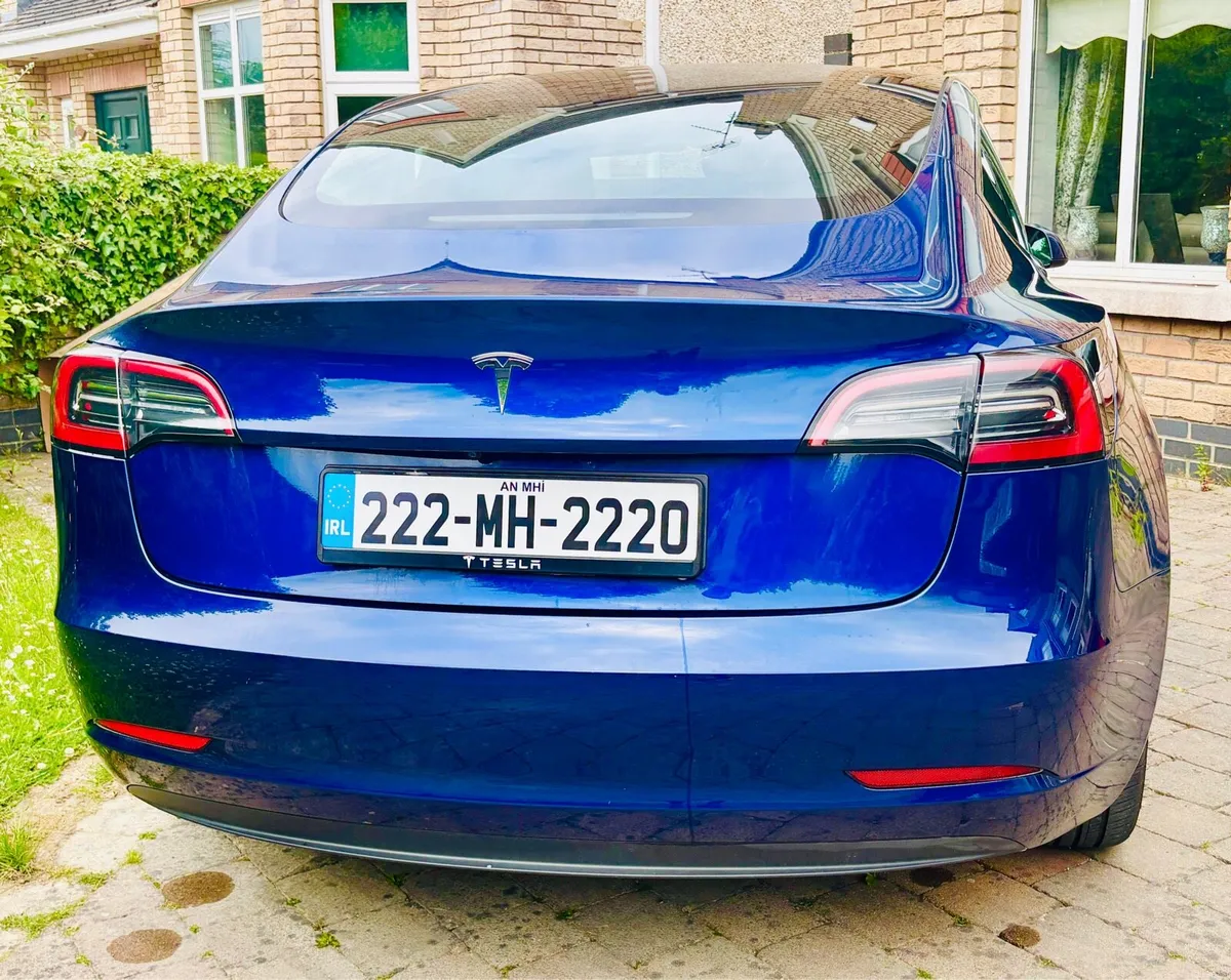 Tesla 3 - Image 3