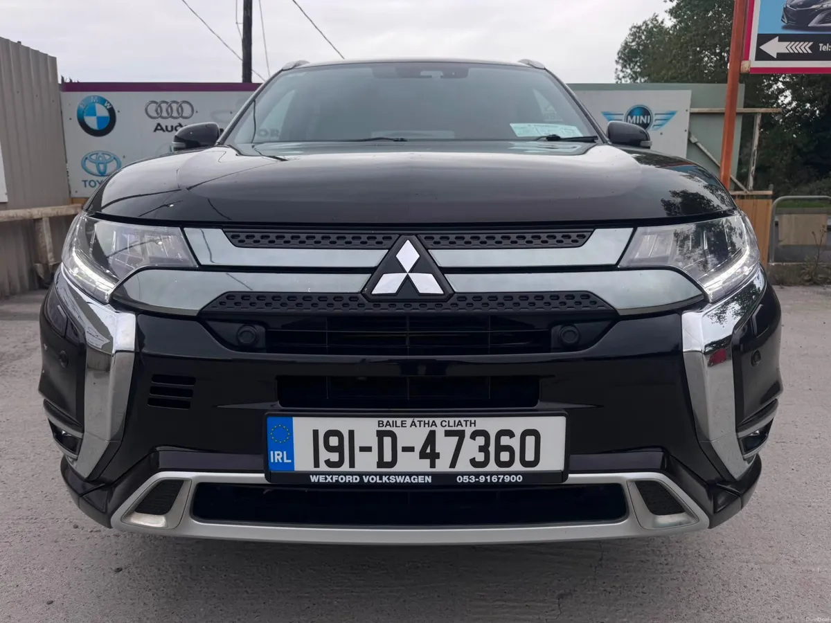 191 Mitsubishi Outlander 2.4L Plug-in EV Intense - Image 6
