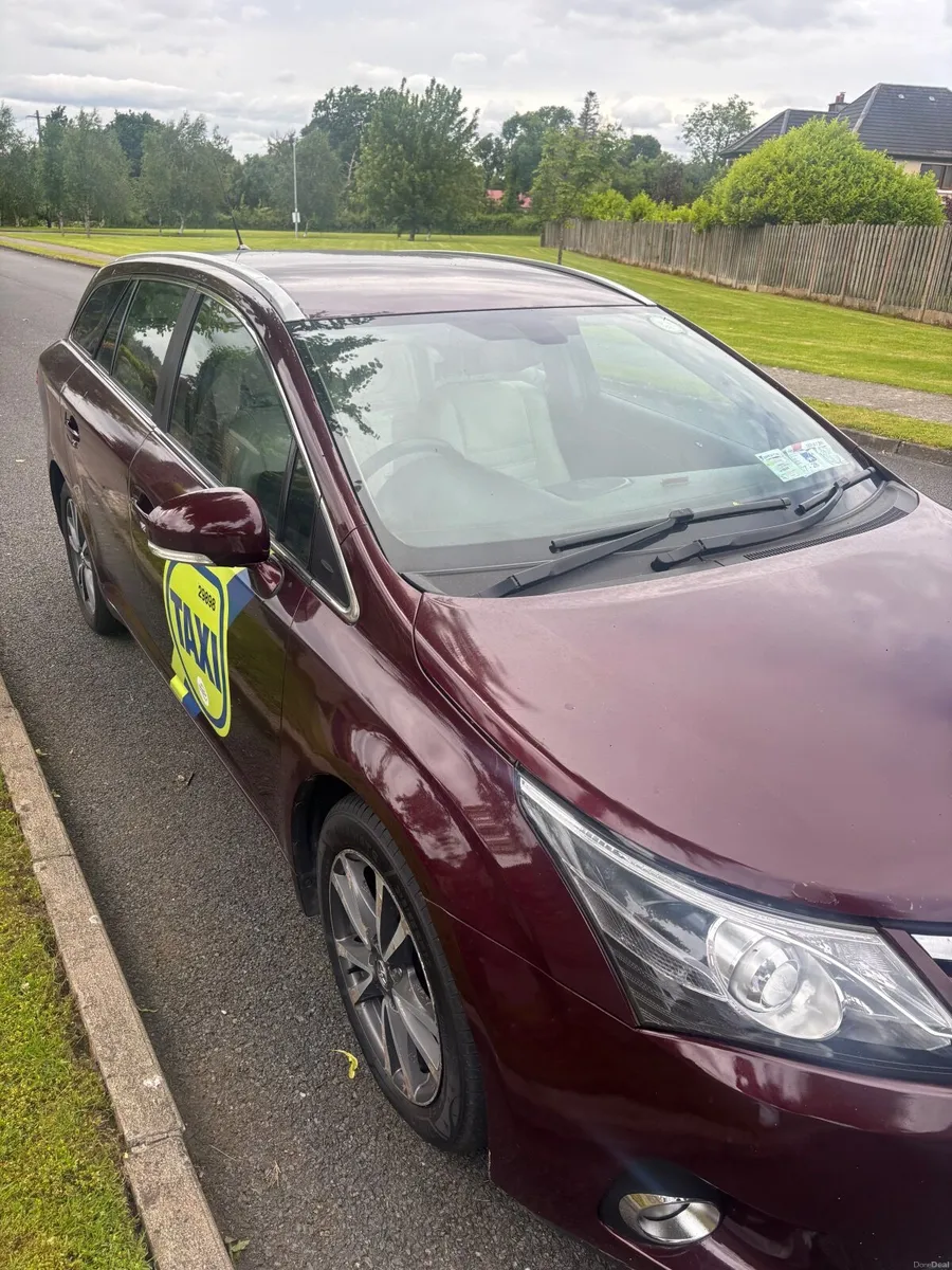 Toyota Avensis 2012 - Image 1