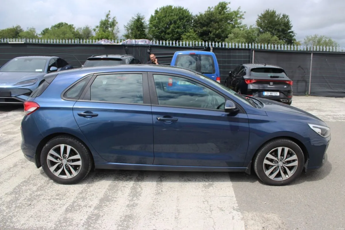 Hyundai i30 1.6 Diesel Deluxe - TENDER 16 - Image 3