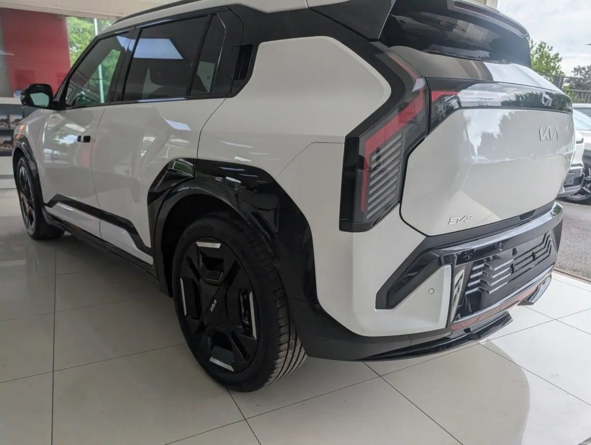 Kia EV3 GT Line with Sunroof - Image 3