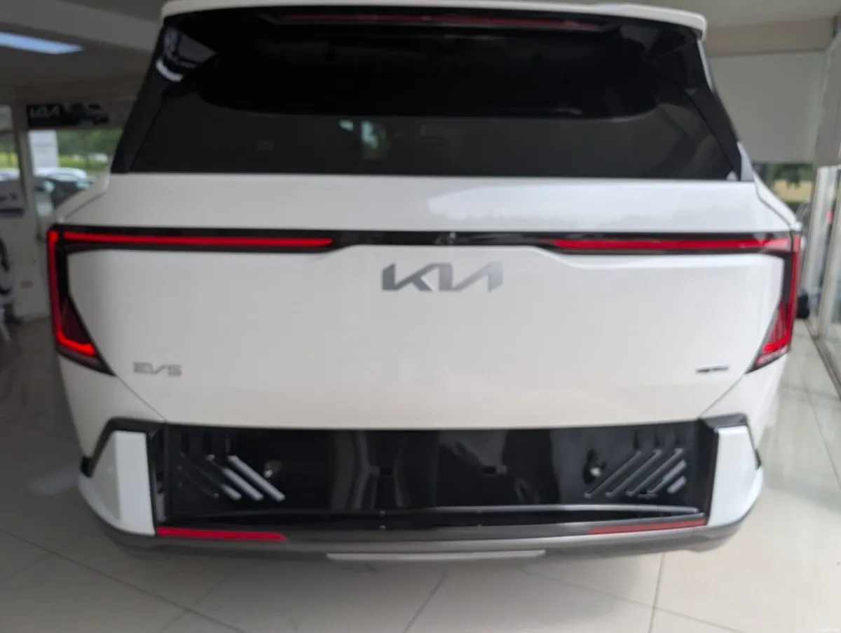 Kia EV5 GT Line With Sunroof - Image 4