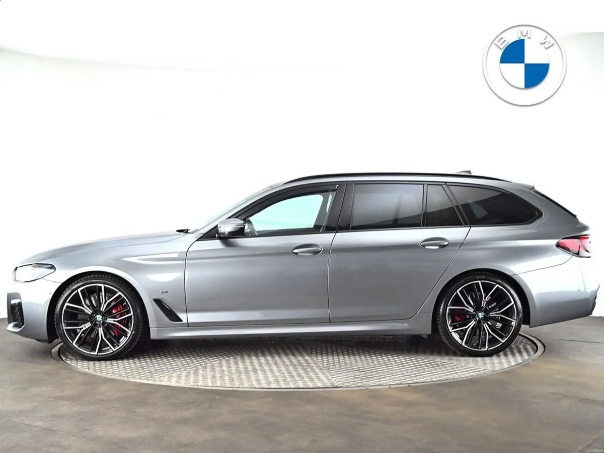 BMW 5-Series 520d M Sport Touring - Image 3