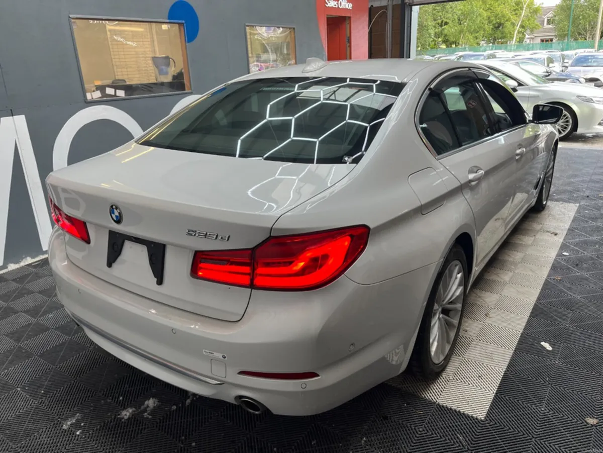 BMW 5-Series 2019 BMW 523D 2.0 AUTOMATIC / CRUISE - Image 2