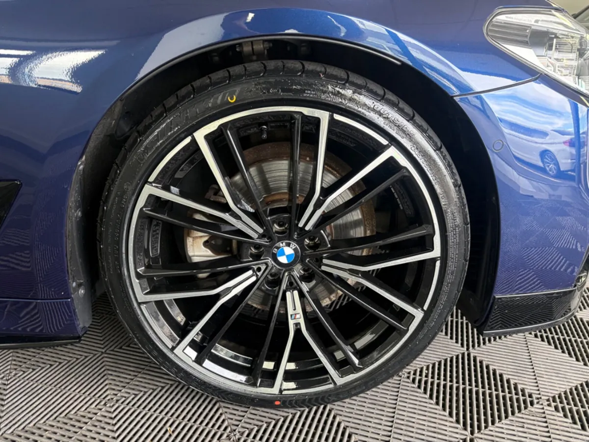 BMW 5-Series BMW 5 SERIES 523D X-DRIVE M-SPORT AUT - Image 5