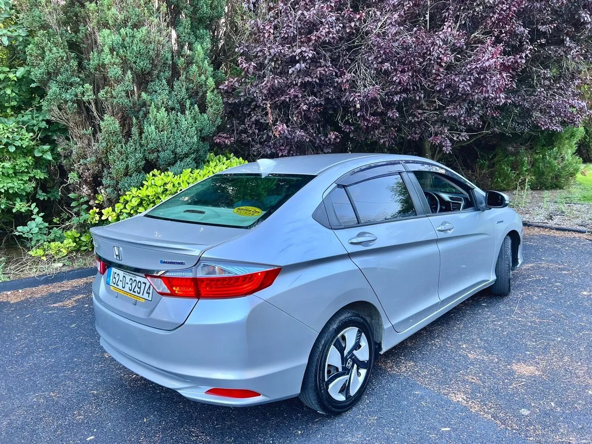 Honda Grace Hybrid automatic - Image 2