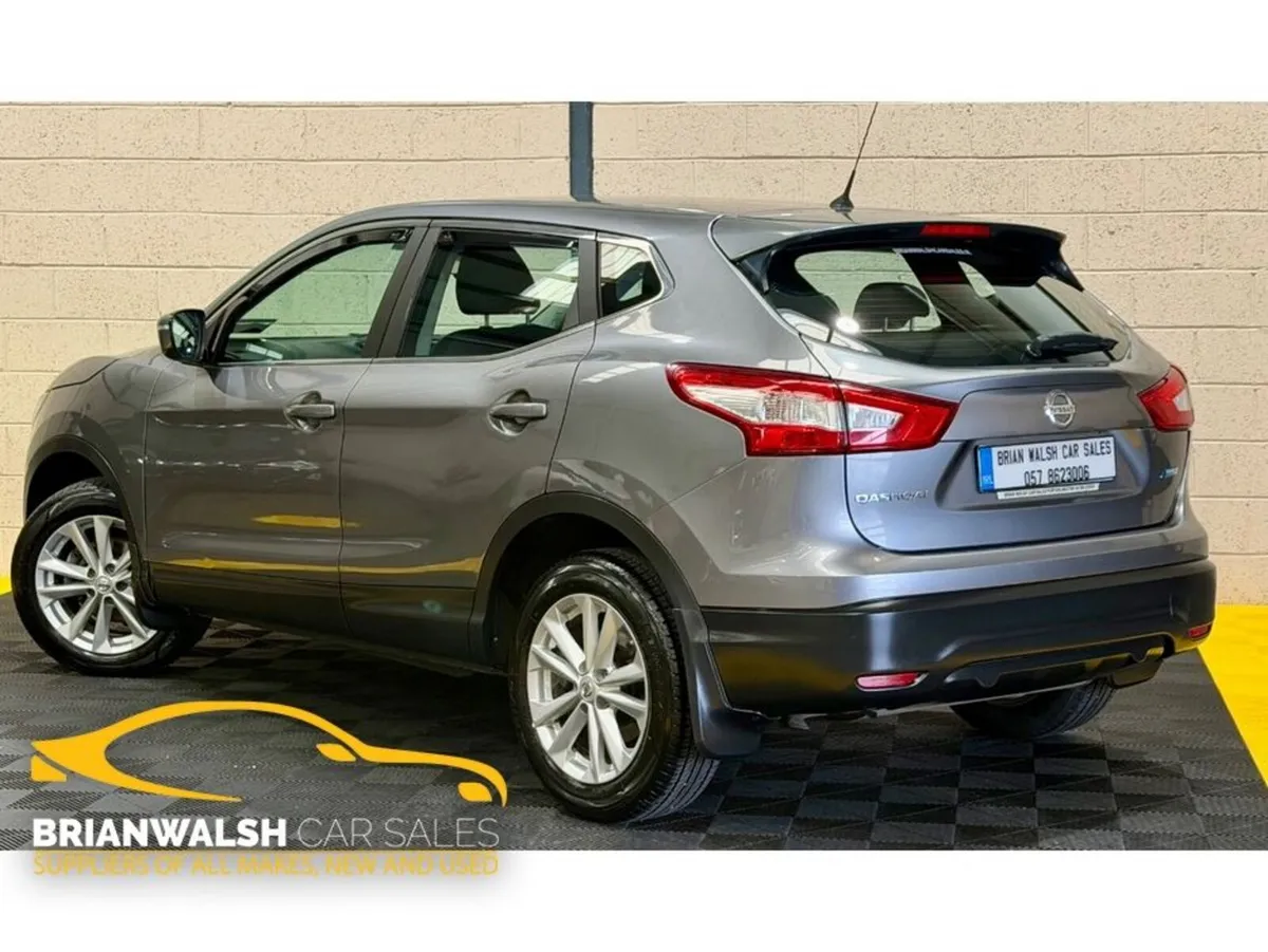 Nissan Qashqai 1.5 DSL SV 4DR - Image 2