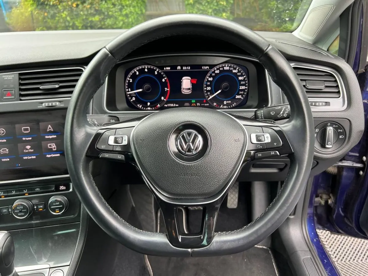 Volkswagen Golf COMFORTLINE 1.2 TSI AUTO // VERY L - Image 4