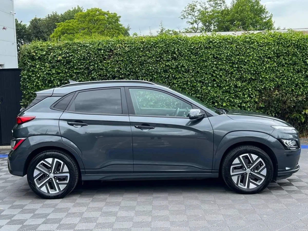 Hyundai KONA PREMIUM EV 64KWH // HEATED SEATS // R - Image 2