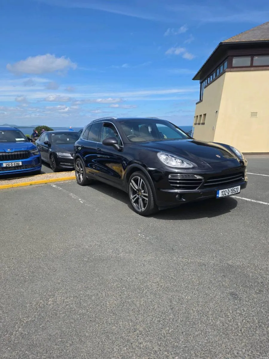 Porsche cayenne - Image 2