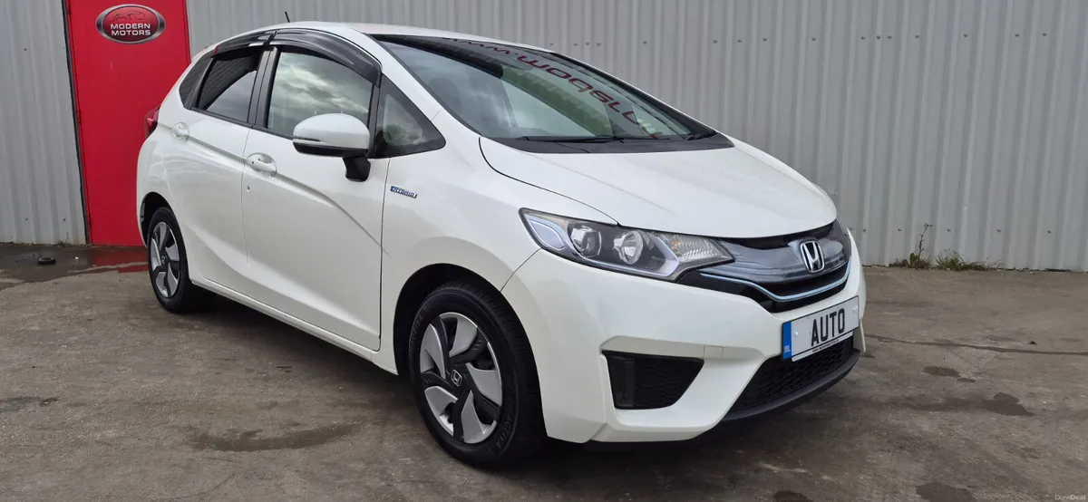 Honda Fit automatic hybrid/petrol 1.5 5dr - Image 3