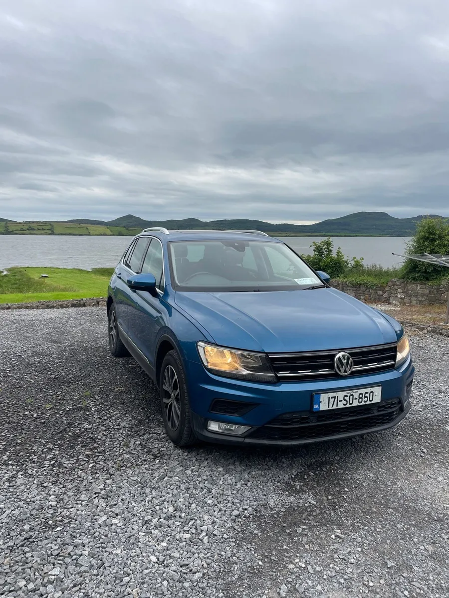 2017 Volkswagen Tiguan low kms - Image 3